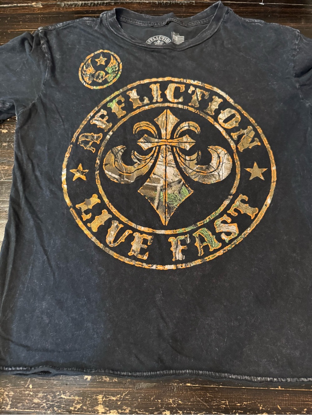 Affliction Black Short-Sleeve 'Live Fast' Gold Camo Crest Tee